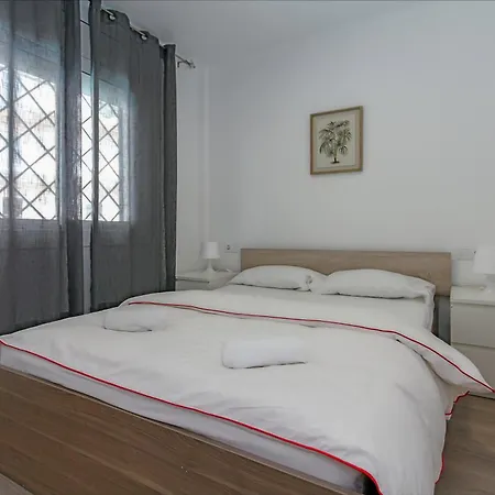 Seven Seas Apartment