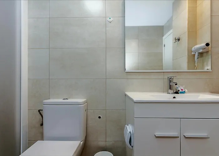 Seven Seas Apartment *